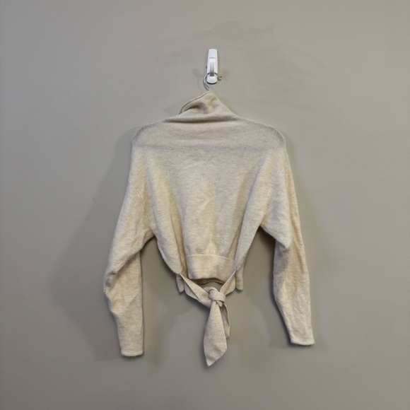 Wilfred Aritzia Lorin Alpaca wool blend knit tie up
Waist sweater - Picture 4 of 6